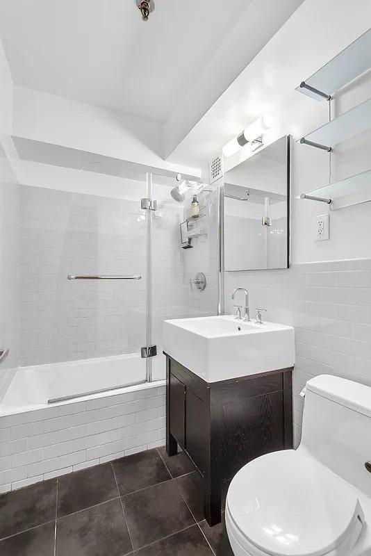 Building Photo - 1 bedroom in New York NY 10003