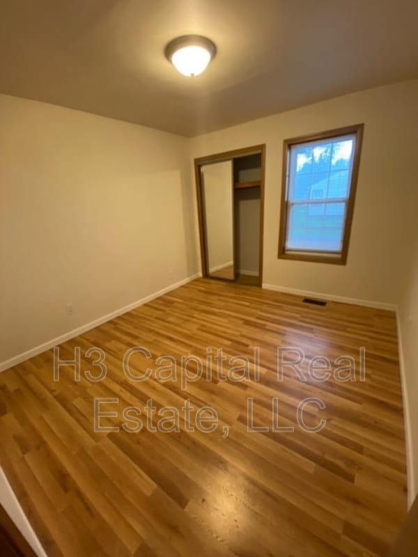 Building Photo - 112 Velma Ave