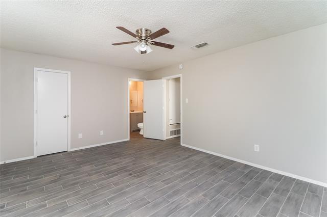 Building Photo - 4000 School Hill Cir