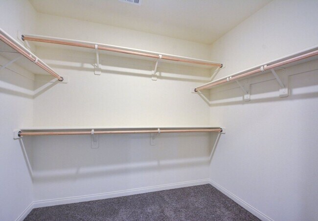 Building Photo - BRAND NEW BEAUTIFUL 4 BEDROOM!