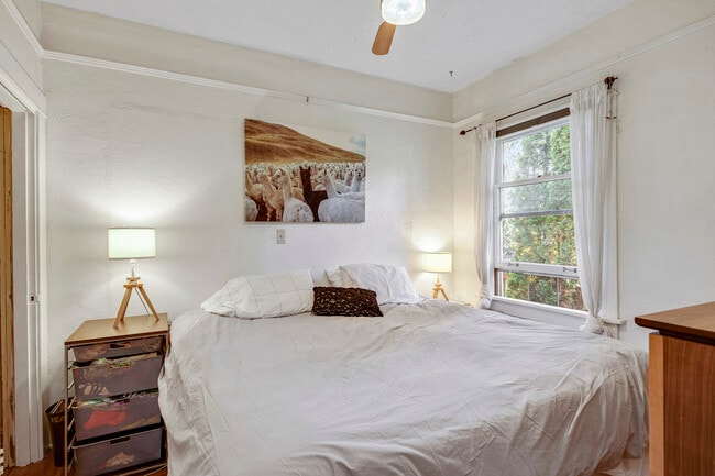 Building Photo - 5103 SE 64th Ave