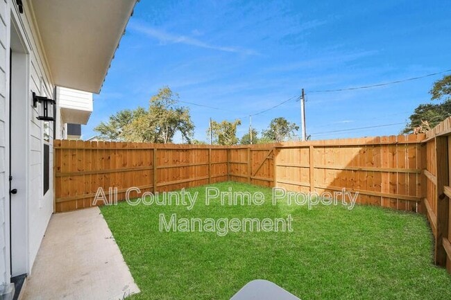 Building Photo - 2708 Bostic St