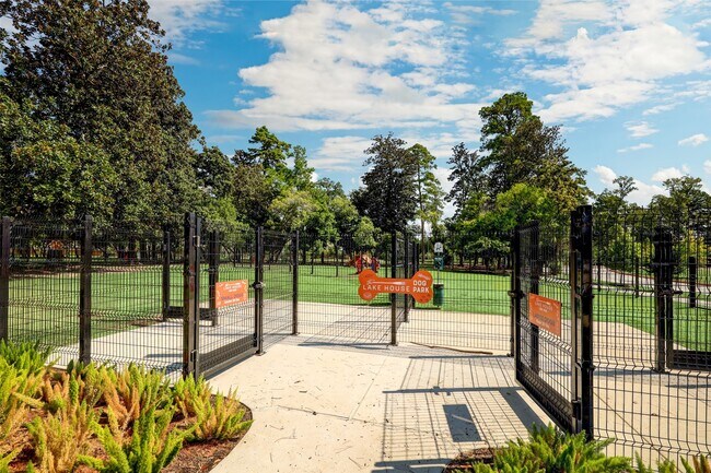 Building Photo - 804 Fall Rock Branch Dr