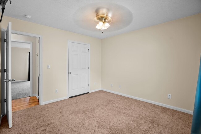 Building Photo - 214 Cumberland Cove Dr