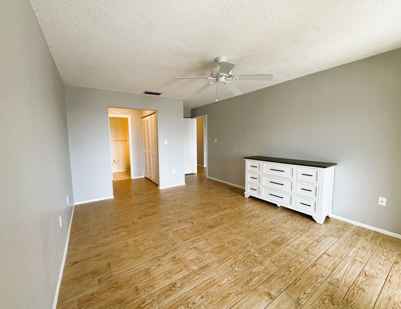 Building Photo - 1400 Mineo Dr