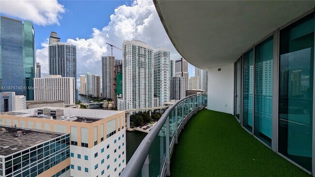 Building Photo - 350 S Miami Ave