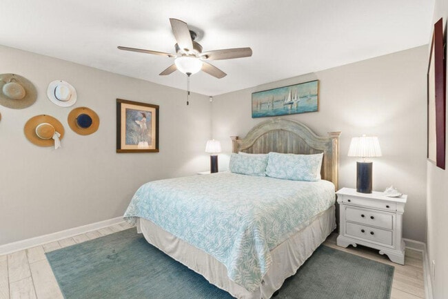 Building Photo - 511 E Beach Blvd