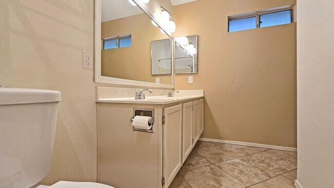 Building Photo - NEAR WESTGATE! Delightful 4bdr Corner Lot ...