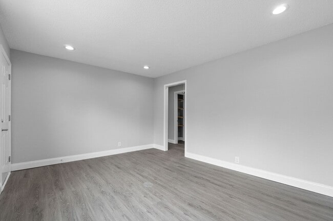 Building Photo - 3 Bedroom 2 Bath Renovated Pet Friendly Home For Rent!