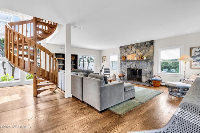 Building Photo - 1612 Ocean Ave N