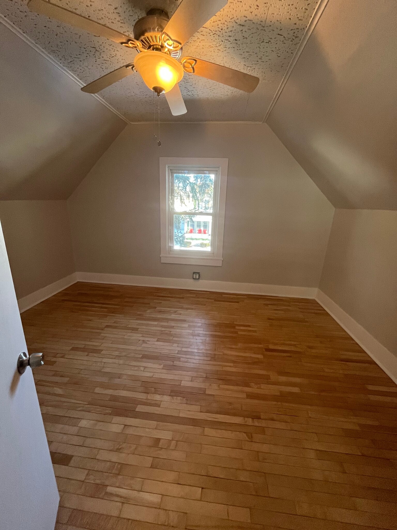 Building Photo - 180 Gillett St