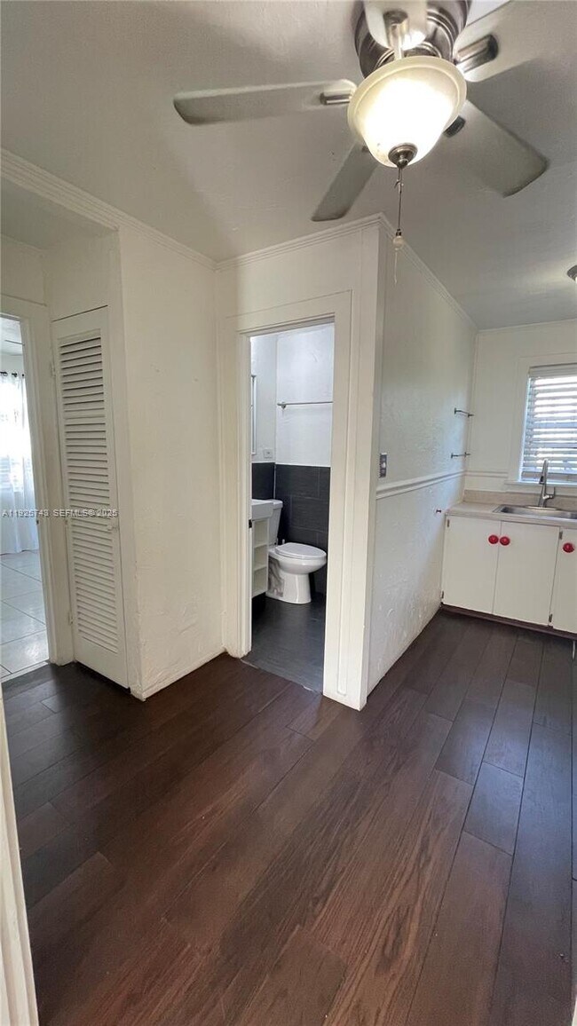 Building Photo - 1857 Buchanan St