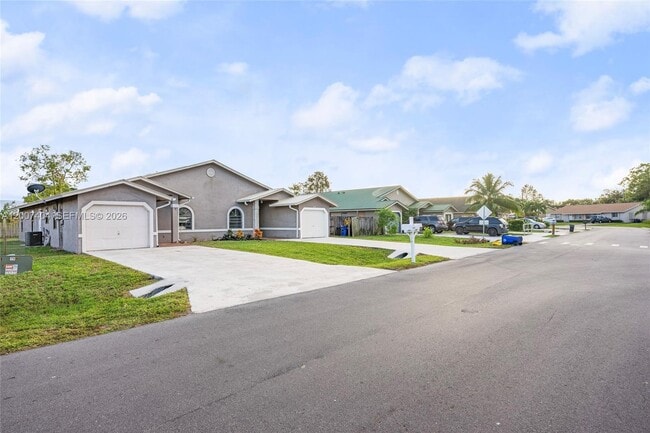 Building Photo - 4779 SE Salvatori Rd