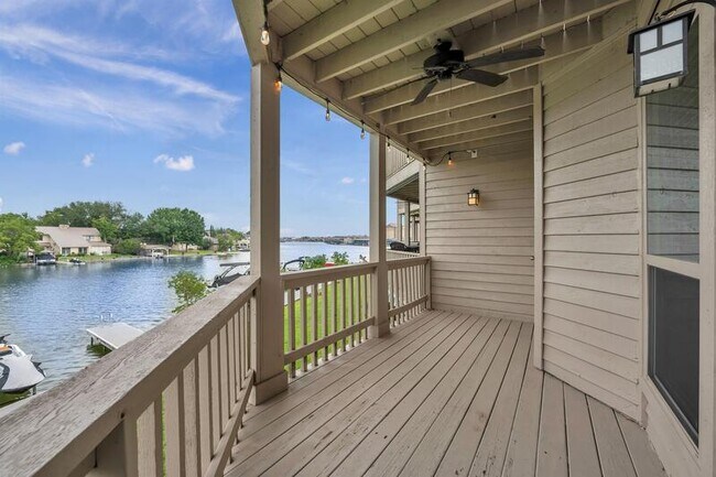 Building Photo - 604 Port