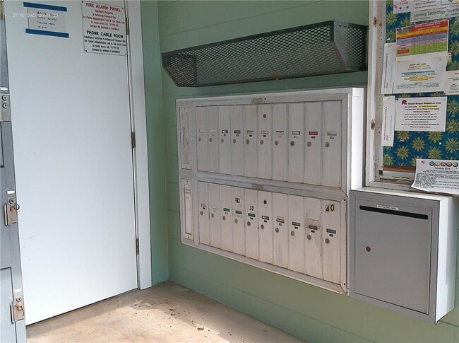 Building Photo - 2011 Australia Way W