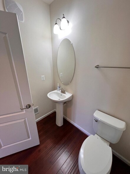 Building Photo - 42592 Sunset Ridge Square