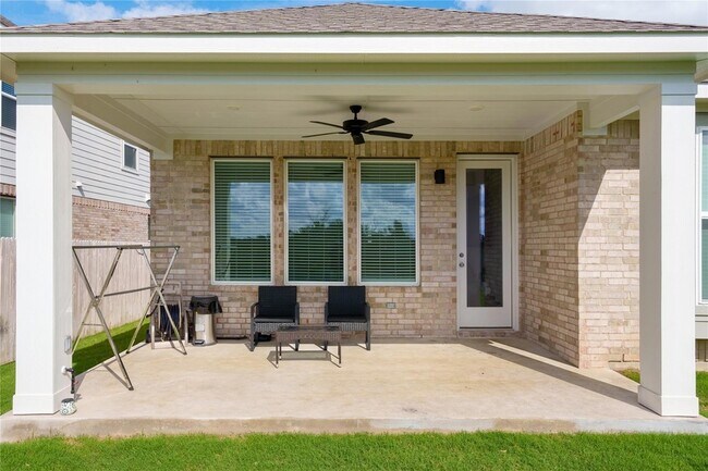 Building Photo - 316 Amista Dr