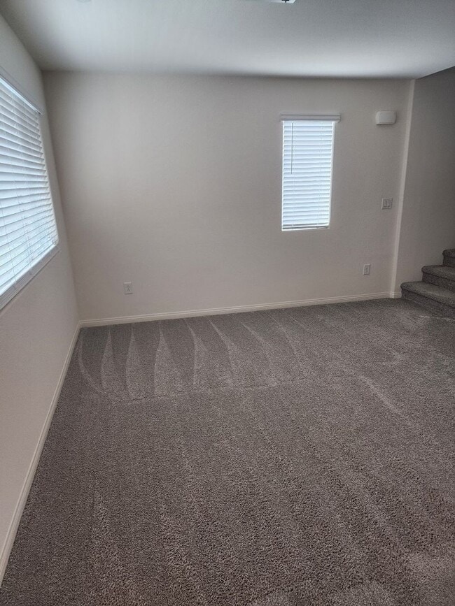 Building Photo - 3 story 3 bed/3 bath townhouse in brand new Watercolor Community