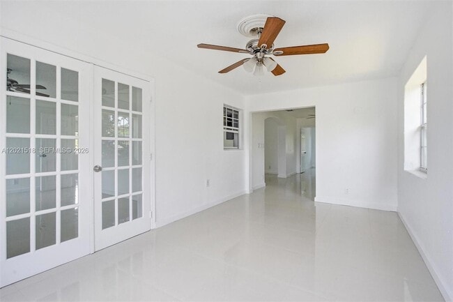 Building Photo - 7434 Thatcher Ave