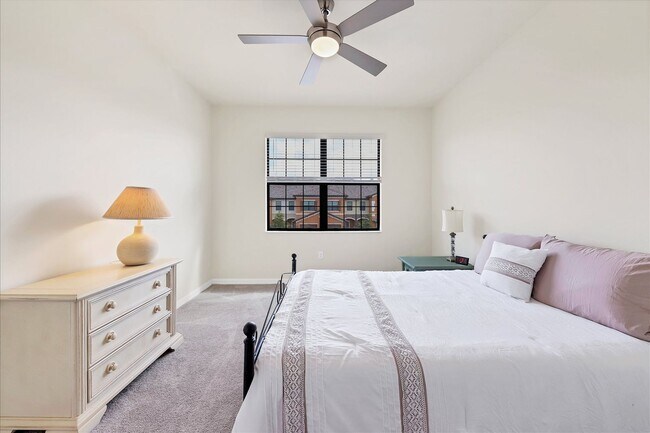 Building Photo - Seasonal Short-Term 3 Bedroom 2.5 Bathroom Townhouse located in Gran Paradiso!