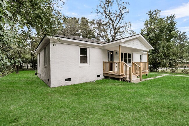 Building Photo - 30 Guerry Cir