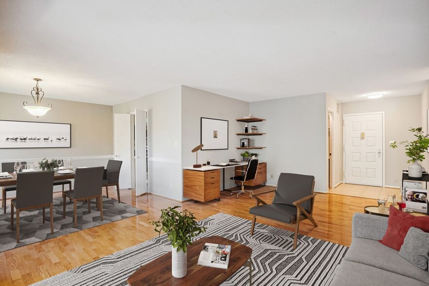 Building Photo - 8370 Greensboro Dr