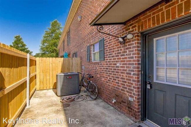 Building Photo - 3 br, 2 bath House - 1502 Harwich Dr., Unit C