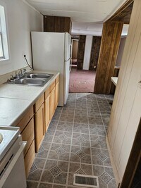 Building Photo - 2 bed 1 bath mobile home for rent
