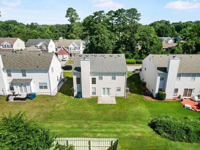 Building Photo - 740 Clairidge Ln SW