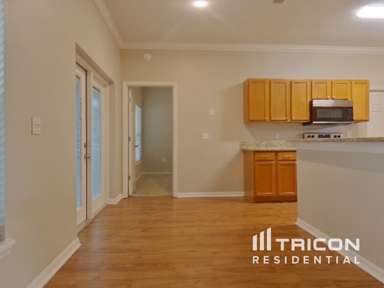 Building Photo - 1692 Brolga St