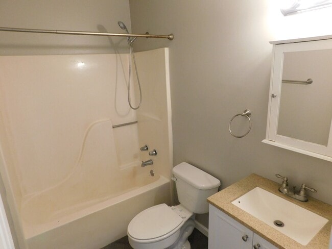 Building Photo - Nice Duplex in Havelock