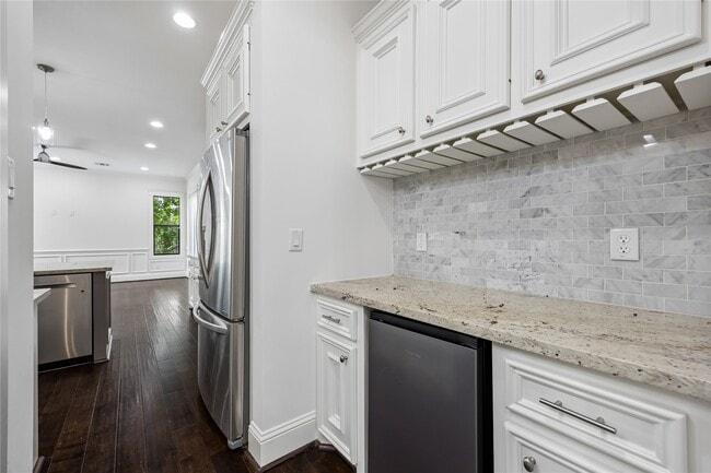 Building Photo - 7808 Janak Dr