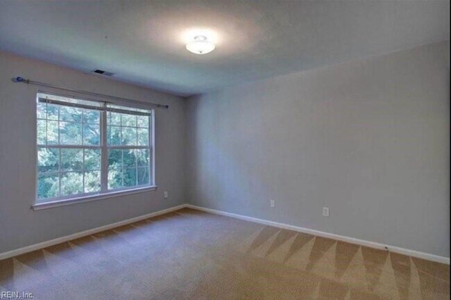 Building Photo - 141 Baker Farm Dr