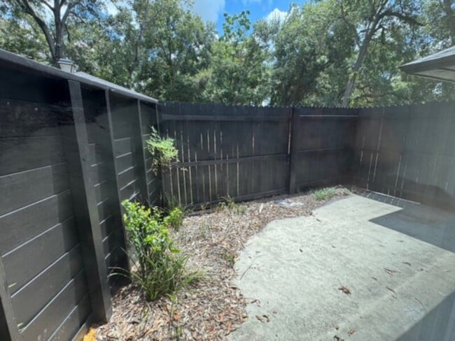 Building Photo - Fully Remodeled 2 Bedroom w/ Lawn Care &am...