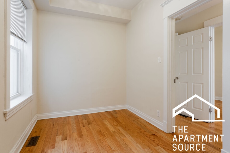 Building Photo - 2660 N Ashland Ave