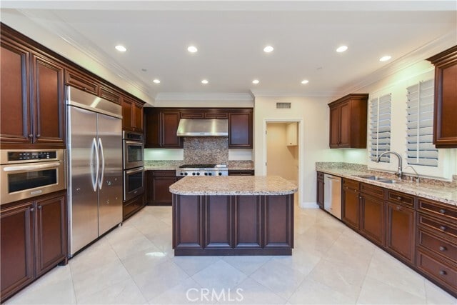 Building Photo - 40 Skyward