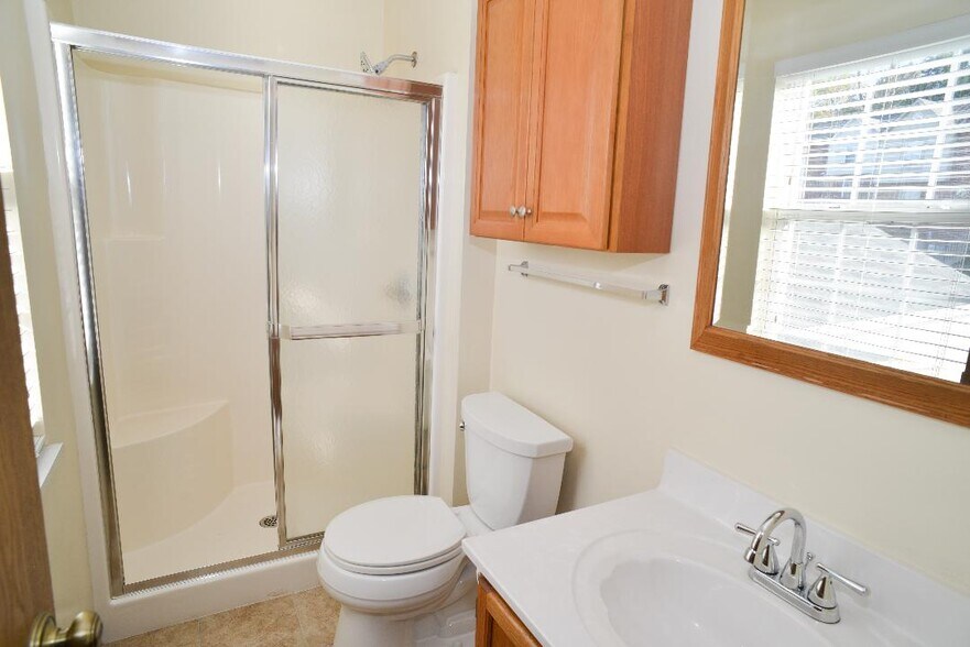 Master Bath - 152 Villa Dr