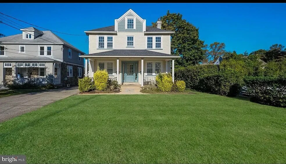Building Photo - 305 W Wayne Ave