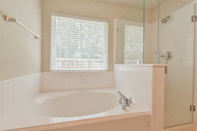 Building Photo - 42 Prairie Oak Dr