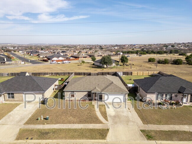Building Photo - 3211 Tom Lockett Dr