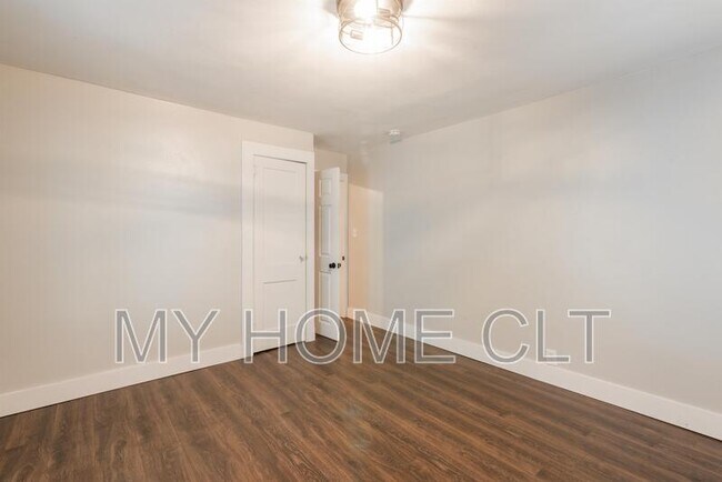 Building Photo - 1108 W Walnut Ave