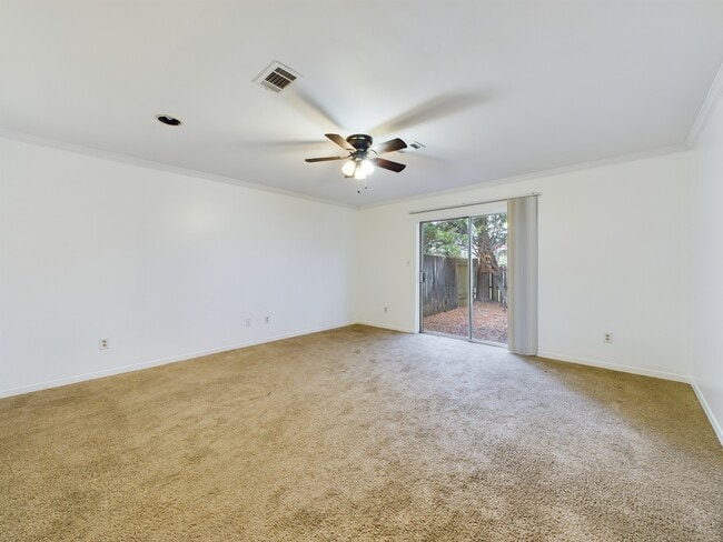 Building Photo - 3150 Belle Meade Dr