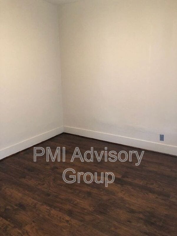 Building Photo - 200 SW 21st St