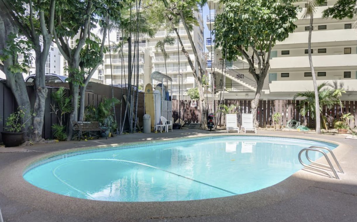 Building Photo - 134 Kapahulu Ave