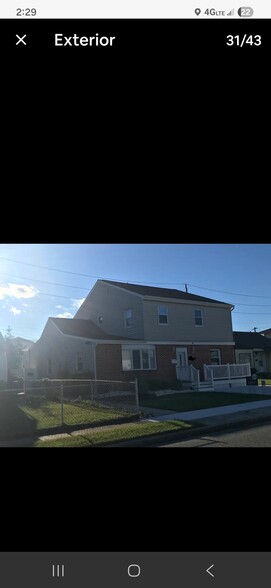 Building Photo - 224 37th St S