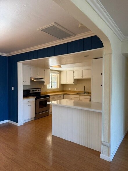 Building Photo - 6124 N 18th Dr