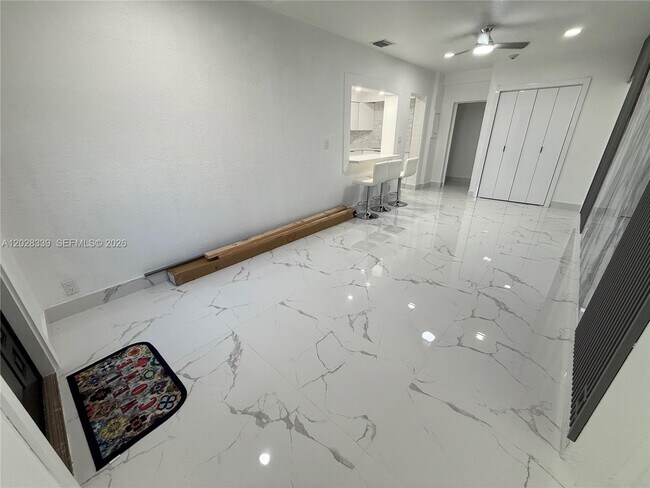Building Photo - 6520 W 8th Ln