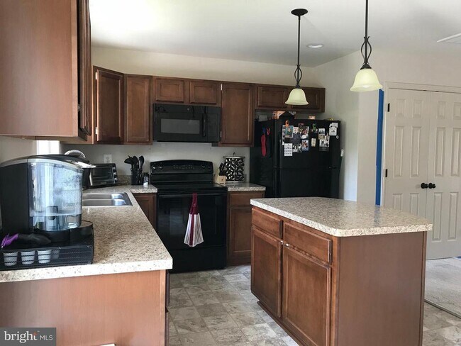 Building Photo - 2340 Silver Fox Way