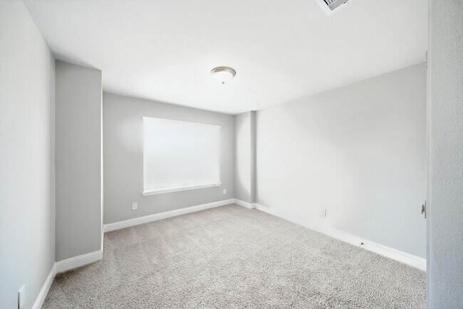 Building Photo - 32943 Turning Springs Dr