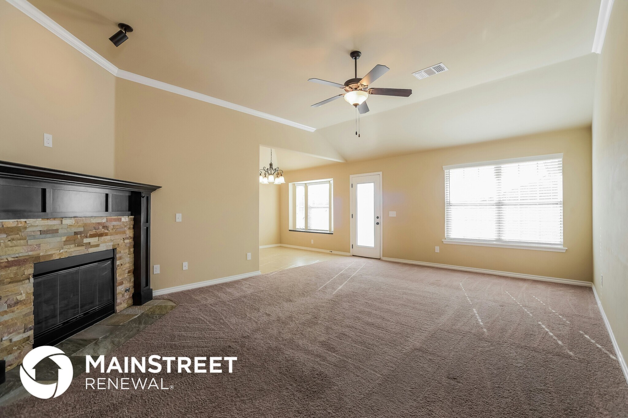 Building Photo - 608 Talon Dr